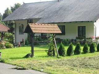 Pogled na hi�o z Rovtarske smeri